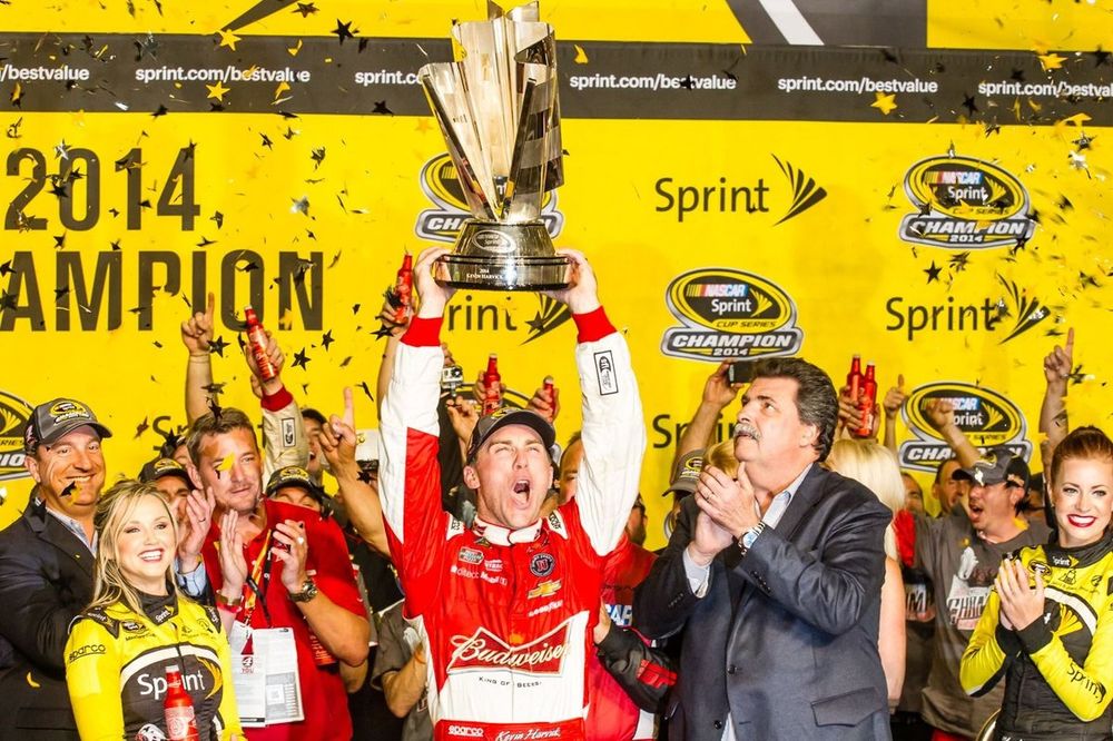 Kevin Harvick, campeón de la Copa NASCAR 2014