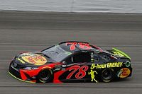 Truex se siente  'afortunado' de seguir con vida en los playoffs