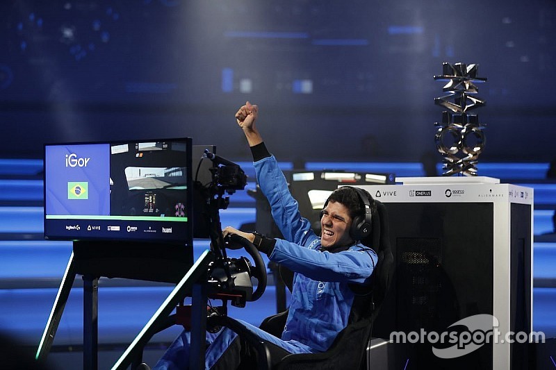 Brasileiro vence competição e entra para time da McLaren de eSports