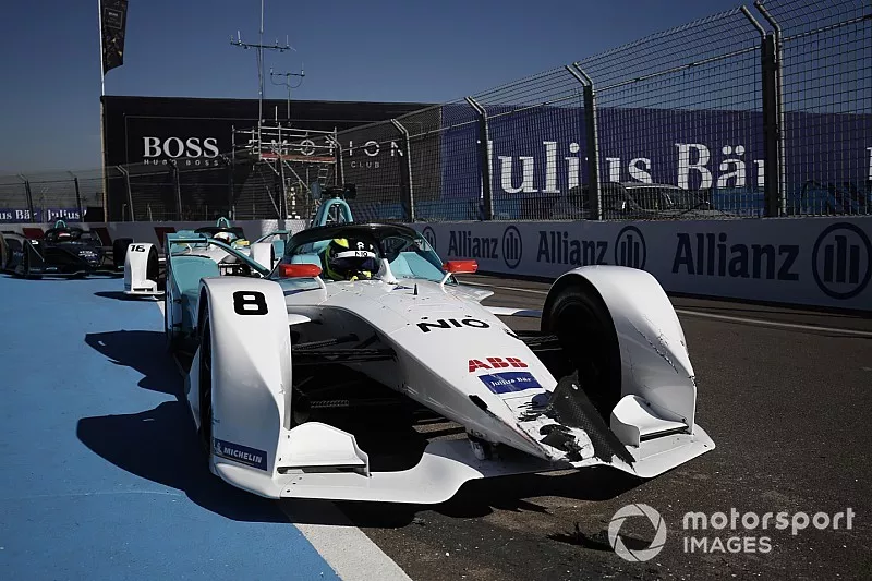 Damage to the nose of the car of Tom Dillmann, NIO Formula E Team, NIO Sport 004, after a crash in the pit lane