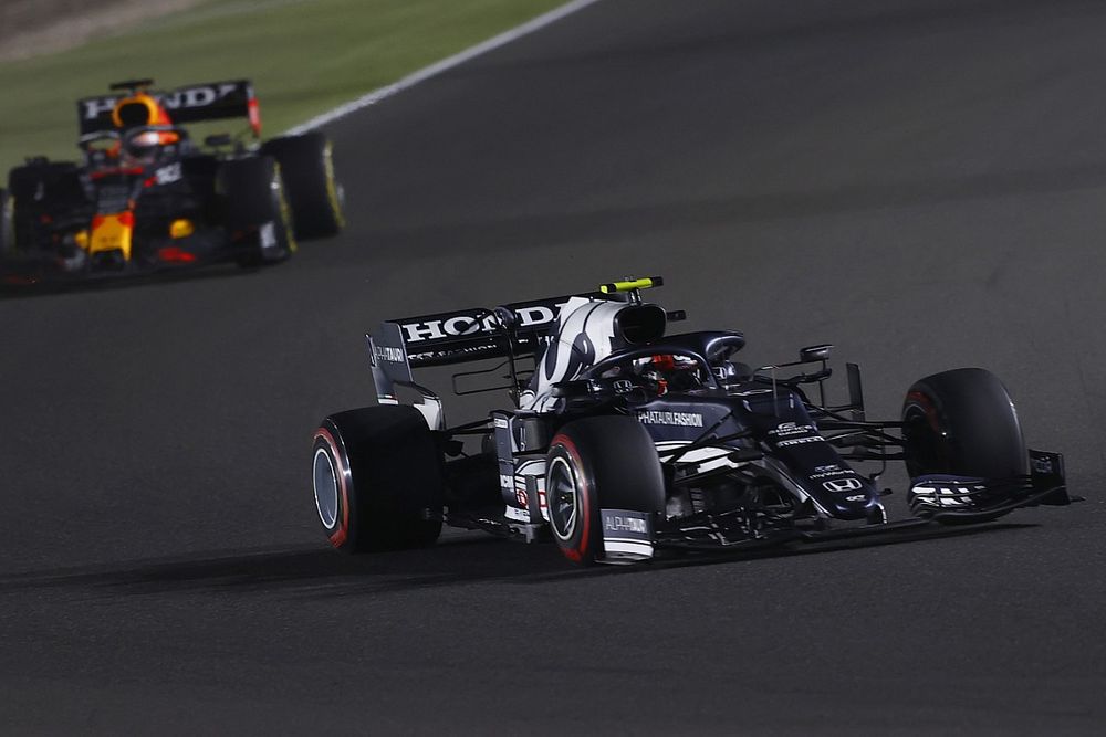 Pierre Gasly, AlphaTauri AT02, Max Verstappen, Red Bull Racing RB16B