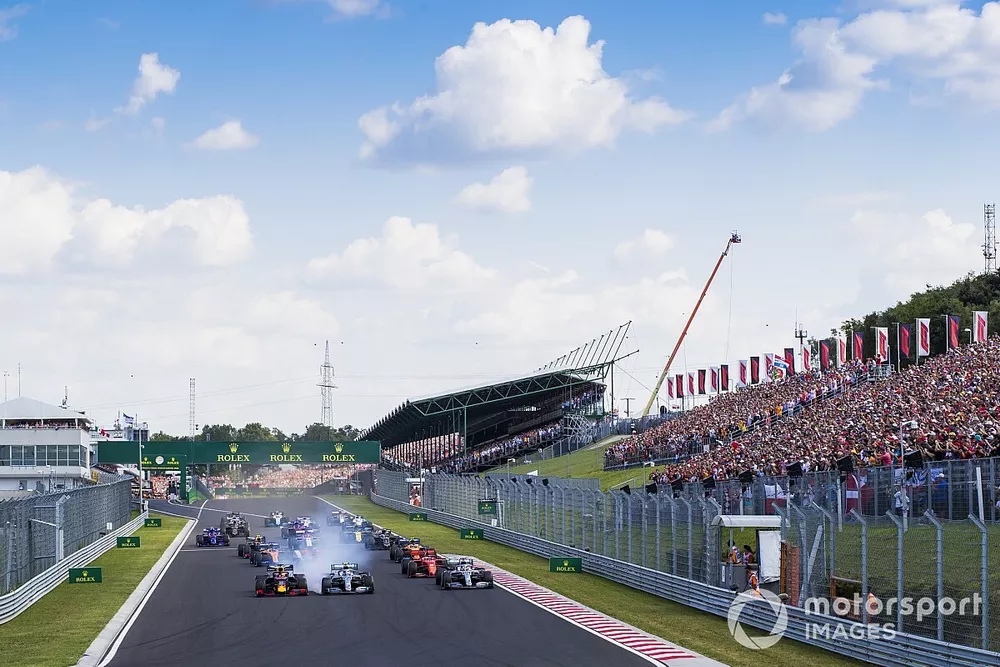 Max Verstappen, Red Bull Racing RB15, Valtteri Bottas, Mercedes AMG W10, Lewis Hamilton, Mercedes AMG F1 W10,