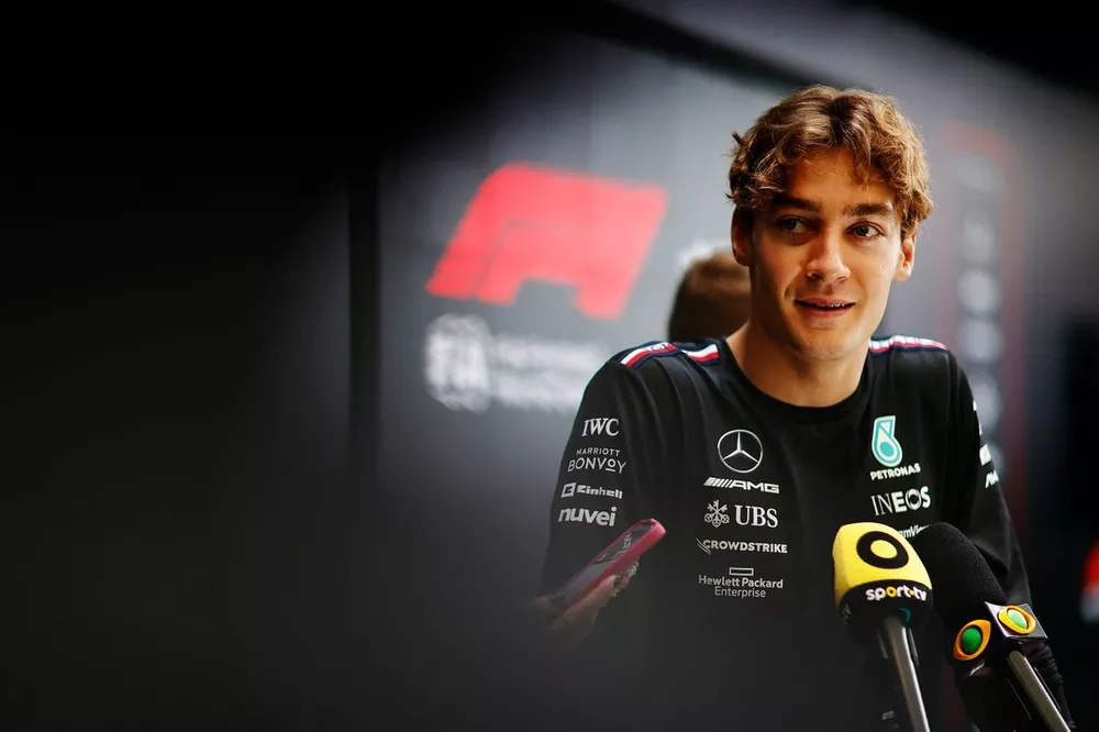 George Russell, Mercedes-AMG, talks to the press 