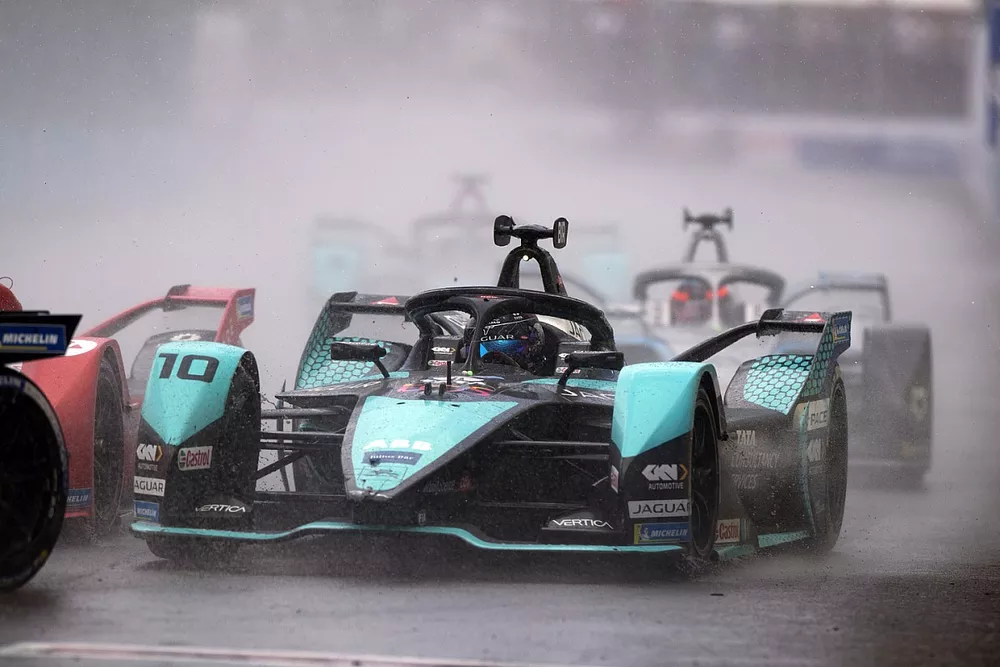 Sam Bird, Jaguar TCS Racing, Jaguar I-TYPE 5 