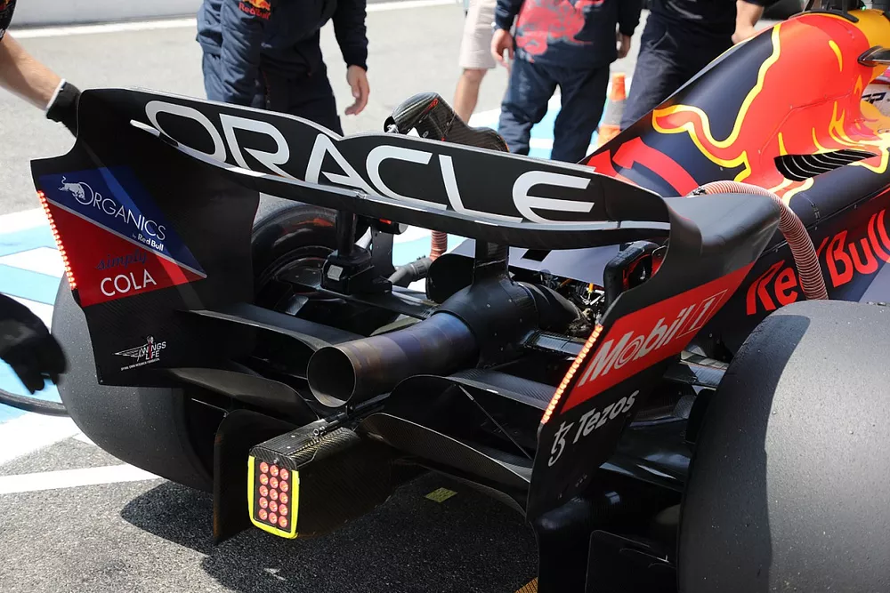 Dettaglio dell'ala posteriore della Red Bull Racing RB18