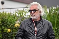Ecclestone critica Binotto e diz que Ferrari deveria ter Briatore