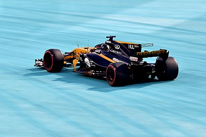 Renault, 2017 yılında "çok agresif" davrandığını kabul ediyor