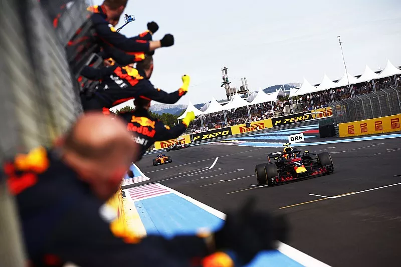 Max Verstappen, Red Bull Racing RB14, pakt de tweede plaats