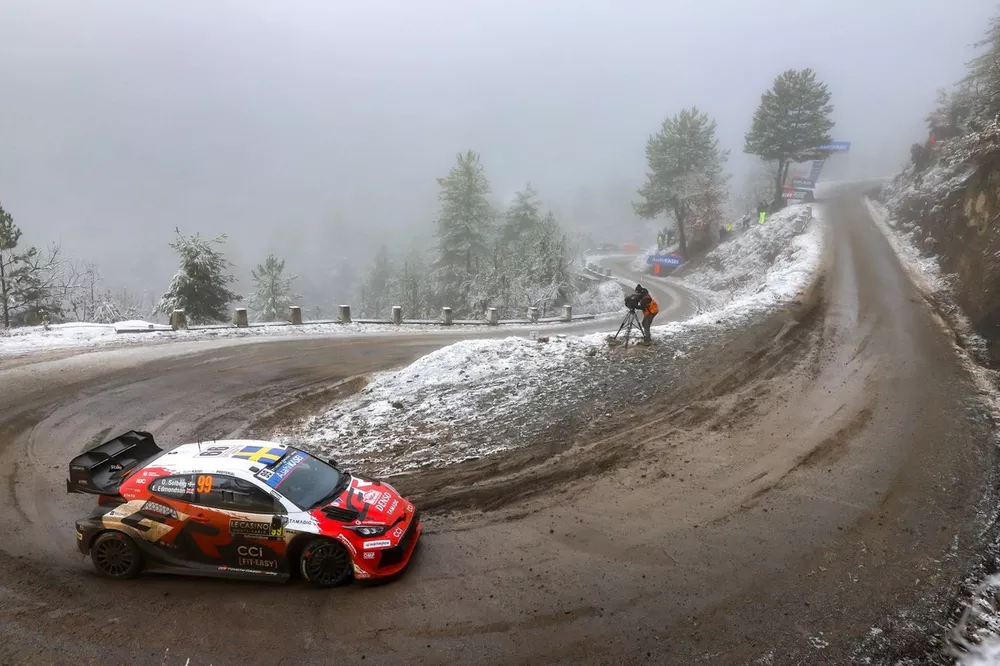 Oliver Solberg Elliott Edmondson, Toyota Gazoo Racing WRT Toyota GR Yaris Rally1