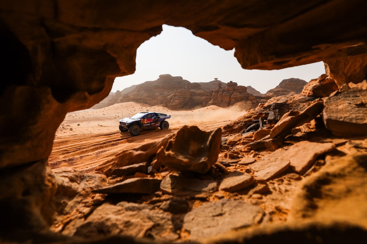 Dakar 2026, Stage 5: Ford strikes back to win but Toyota maintains lead