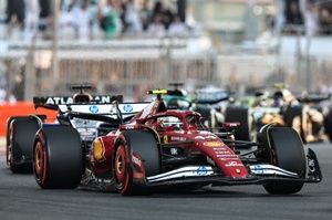 Rosberg prosi Hamiltona