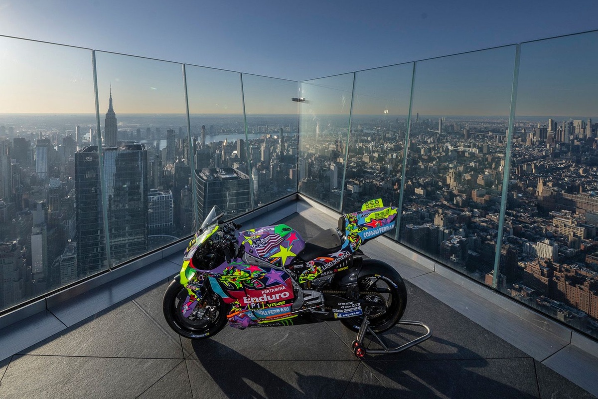 Une spectaculaire livrée "explosion de couleurs" pour VR46 à Austin