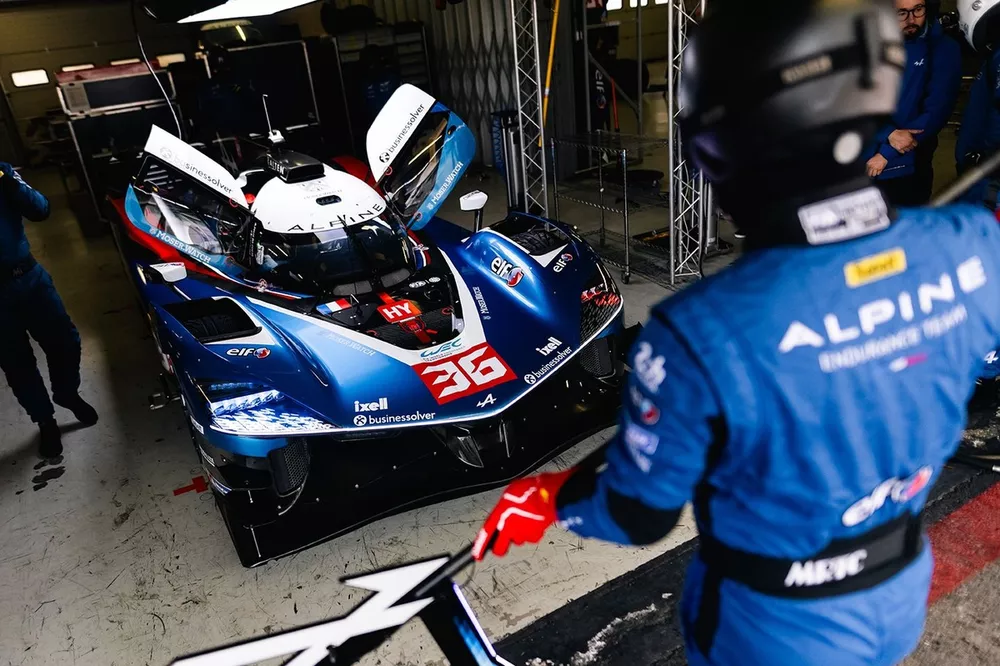 #36 Alpine Endurance Team Alpine A424: Jules Gounon, Fr&eacute;d&eacute;ric Makowiecki, Victor Martins