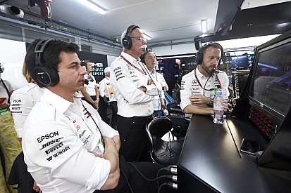 Mudanças na Mercedes não afetarão F1, diz Hamilton