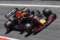 Verstappen supera Sainz e &eacute; o mais r&aacute;pido em Barcelona