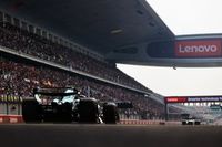 Alonso y Aston explican la inevitable estrategia de usar blandos en China