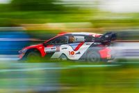 Neuville korzysta z pozycji i atakuje