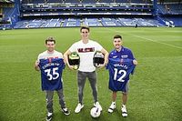 Viñales y Crutchlow visitan al Chelsea