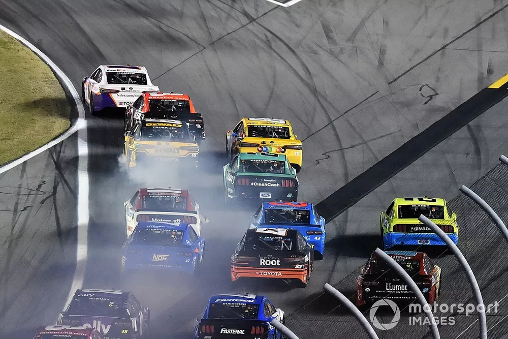 Denny Hamlin, Joe Gibbs Racing, Toyota Camry FedEx Express and Martin Truex Jr., Joe Gibbs Racing, Toyota Camry DeWalt