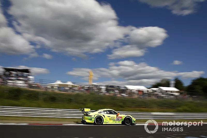 #911 Manthey-Racing Porsche 911 GT3 R: Earl Bamber, Michael Christensen, Kevin Estre, Laurens Vanthoor