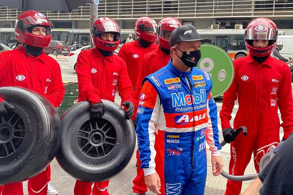 Rubens Barrichello na Avenida Paulista