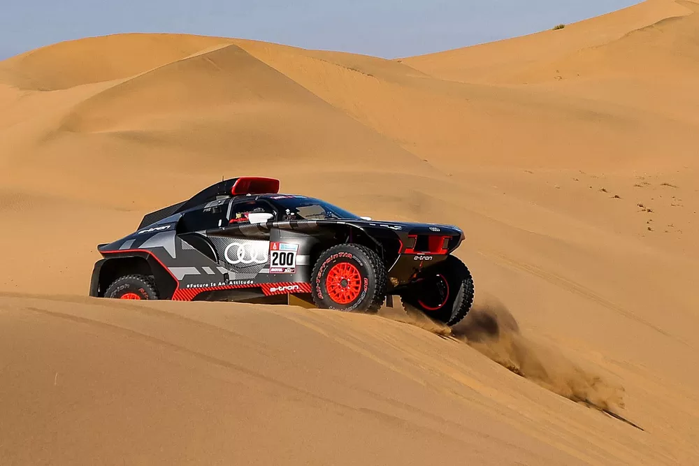 رقم 200 فريق أودي سبورت: ستيفان بيترانسيل وأدوارد بولانجير
