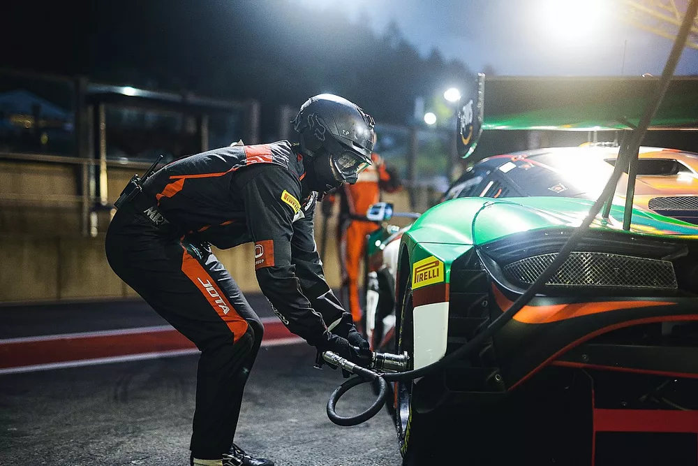 #38 JOTA McLaren 720 S GT3: Ben Barnicoat, Oliver Wilkinson, Rob Bell 
