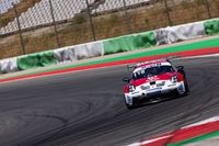 Porsche Cup: Matheus Comparatto recebe Matheus Ferreira a bordo do carro #118 em rodada dupla no Estoril