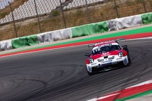 Porsche Cup: Matheus Comparatto recebe Matheus Ferreira a bordo do carro #118 em rodada dupla no Estoril