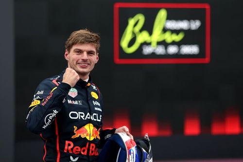 F1 - Verstappen brinca com vit&oacute;ria em Baku: "Felizmente, n&atilde;o houve muitos safety cars!"
