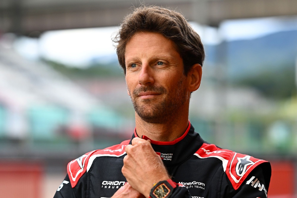 Romain Grosjean reunited with F1 helmet that saved his life in 2020 Bahrain crash