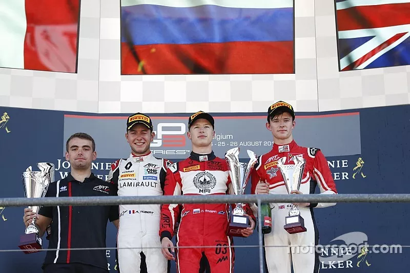 Podio: Nikita Mazepin, ART Grand Prix, Callum Ilott, ART Grand Prix y Anthoine Hubert, ART Grand Prix