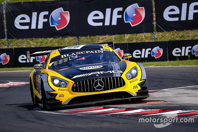 Le Mercedes della AKKA-ASP dominano le qualifiche di Budapest con una doppia pole
