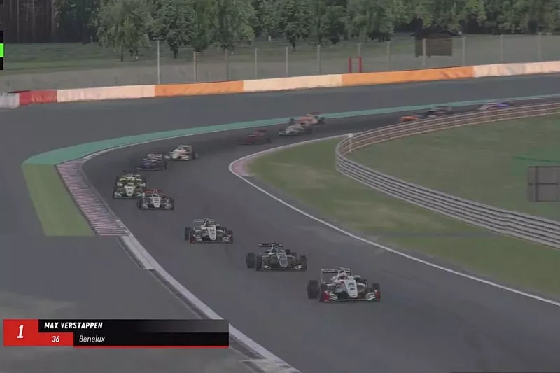 Team Redline simrace op Spa-Francorchamps met Max Verstappen en Lando Norris