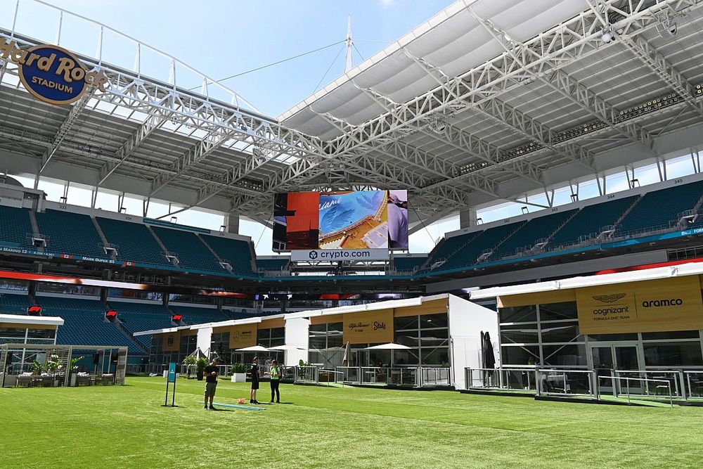 Foto's De unieke F1paddock in het Hard Rock Stadium in Miami