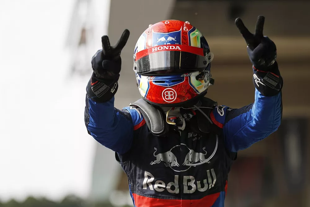 Pierre Gasly, Toro Rosso celebrates in Parc Ferme 