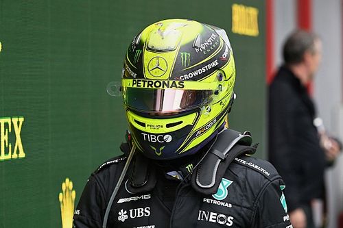 Hamilton se retracta tras decir que Mercedes no comete errores