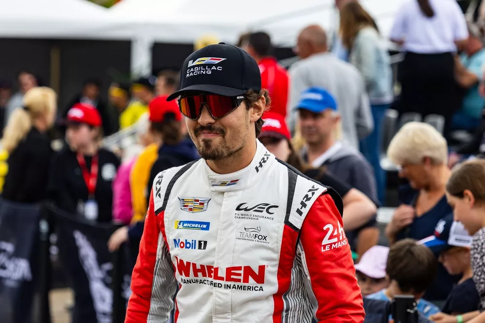 #311 Whelen Cadillac Racing Cadillac V-SeriesR: Felipe Drugovich