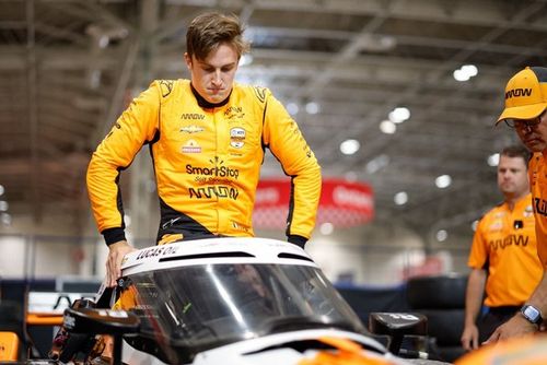 Aviones, trenes y coches: La travesía de Pourchaire para la IndyCar en Toronto