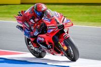 Bagnaia manda en Assen; Acosta, a la Q1
