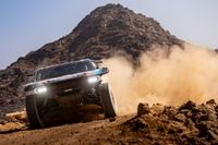 Cristina Gutiérrez trató de seguir a Al Attiyah por el vuelco de Loeb