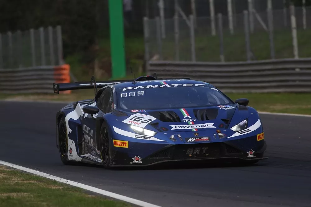 #163 GRT - Grasser Racing Team, Lamborghini Huracan GT3 EVO 2: Franck Perera, Marco Mapelli, Jordan Pepper