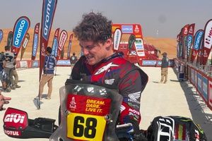 Schareina pierde con el lider del Dakar: "Intentaba calcular"