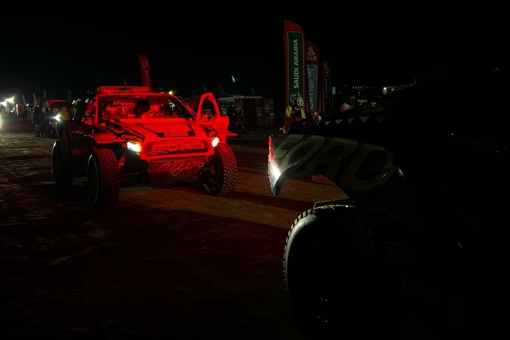 Imagen del Dakar de noche