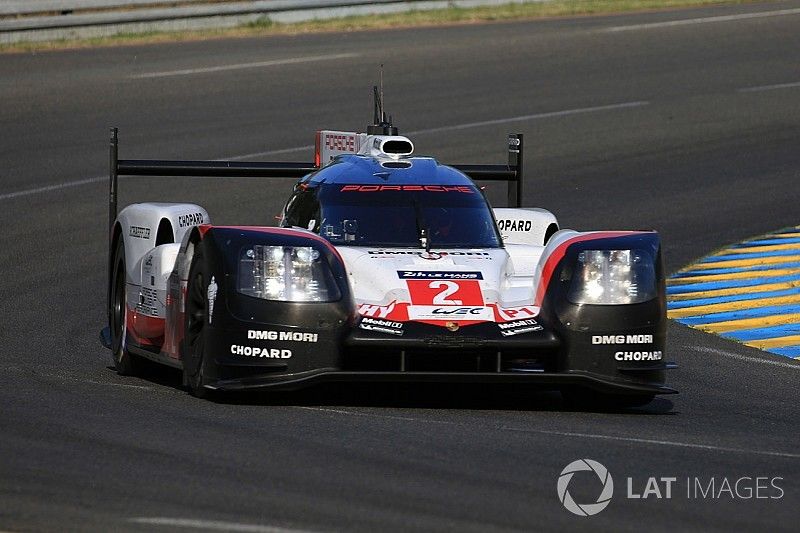 #2 Porsche Team Porsche 919 Hybrid: Timo Bernhard, Earl Bamber, Brendon Hartley