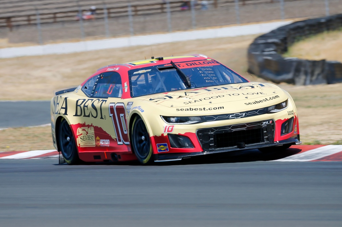 image of "Ty Dillon’s last lap gamble bumps Alex Bowman from NASCAR's $1 million challenge"