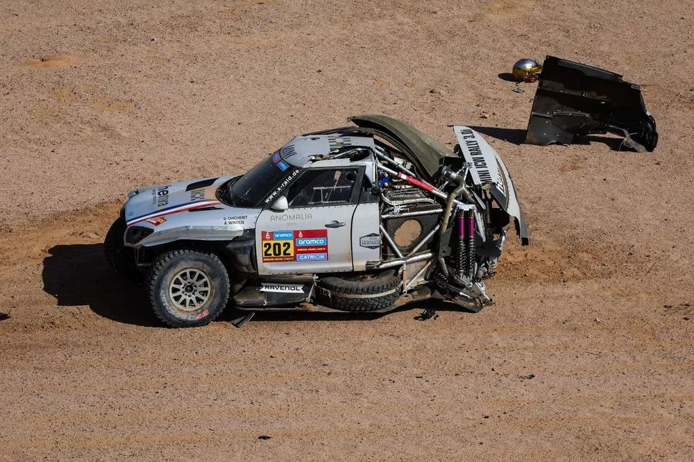 #202 X-Raid Mini Jcw Team Mini: Guerlain Chicherit, Alex Winocq crash