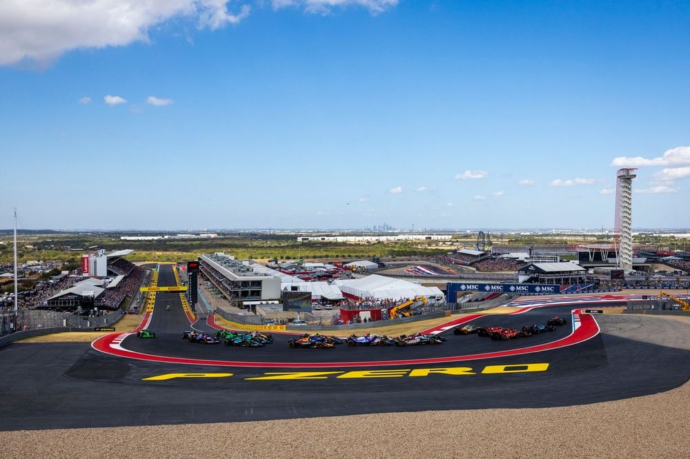 Salida de la carrera al sprint