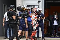 M&aacute;rquez se ha fracturado un dedo en su ca&iacute;da en Sachsenring