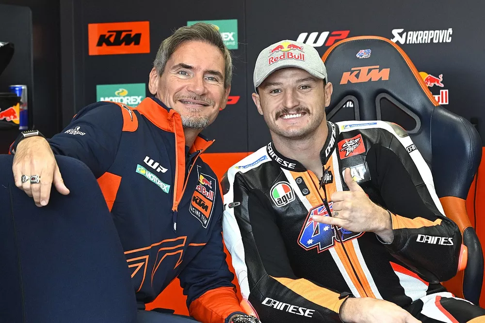 Jack Miller, Red Bull KTM Factory Racing, et son ing&eacute;nieur Cristhian Pupulin